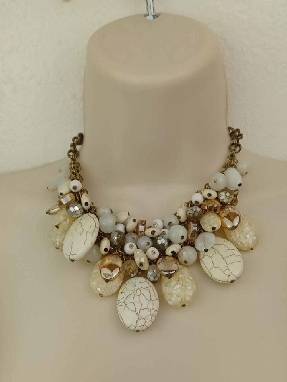 Cream Crackle Stone & Pearly Gold Cluster Brass Chunky Chain Statement Necklace